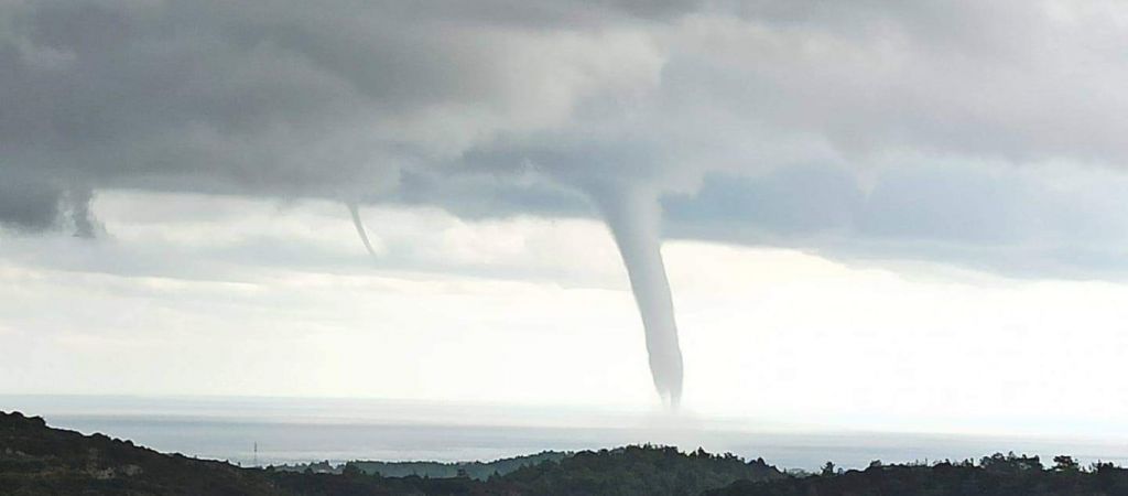 Ρόδος : Πανικός από τον υδροστρόβιλο