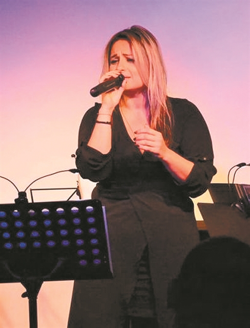 Να λέω τραγούδια παραμυθένια