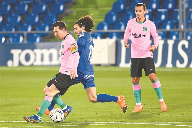 Διπλή γκέλα πριν από το clasico