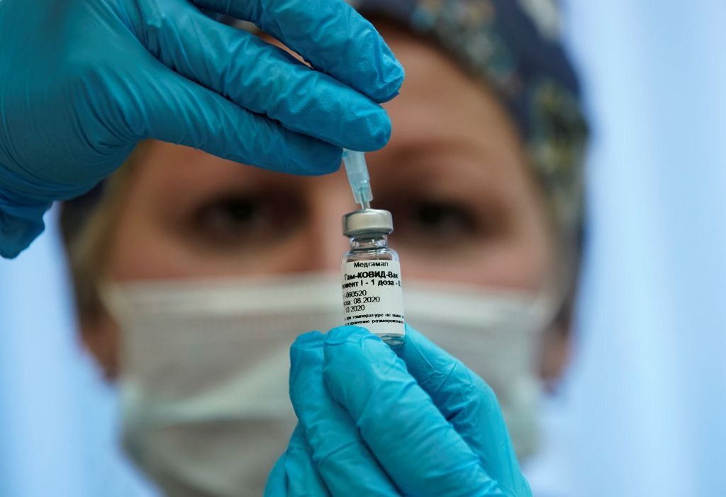 Στην τελική φάση των κλινικών δοκιμών εισέρχεται το δεύτερο ρωσικό εμβόλιο