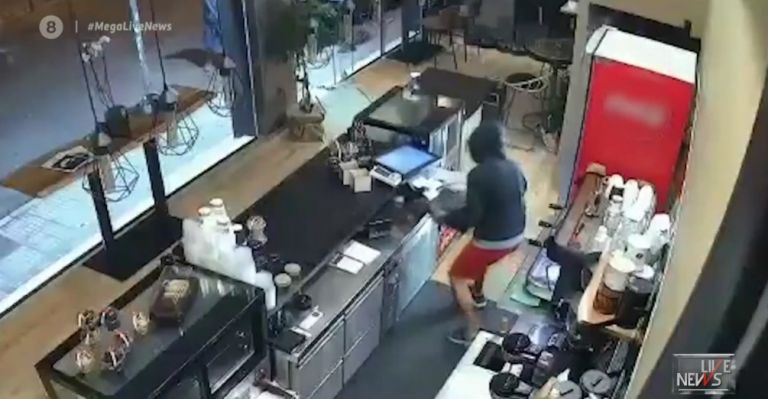 Βίντεο – ντοκουμέντο: Ανήλικοι πραγματοποιούν διάρρηξη σε μαγαζί στον Άγιο Δημήτριο | tanea.gr