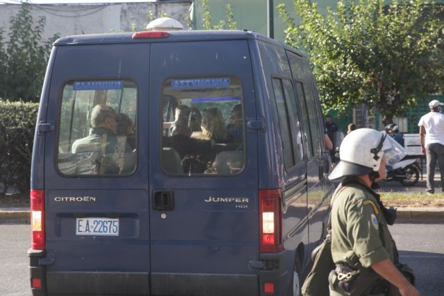 Χρυσή Αυγή: Σε συλλήψεις μετατράπηκαν οι προσαγωγές των υποστηρικτών της στο Εφετείο