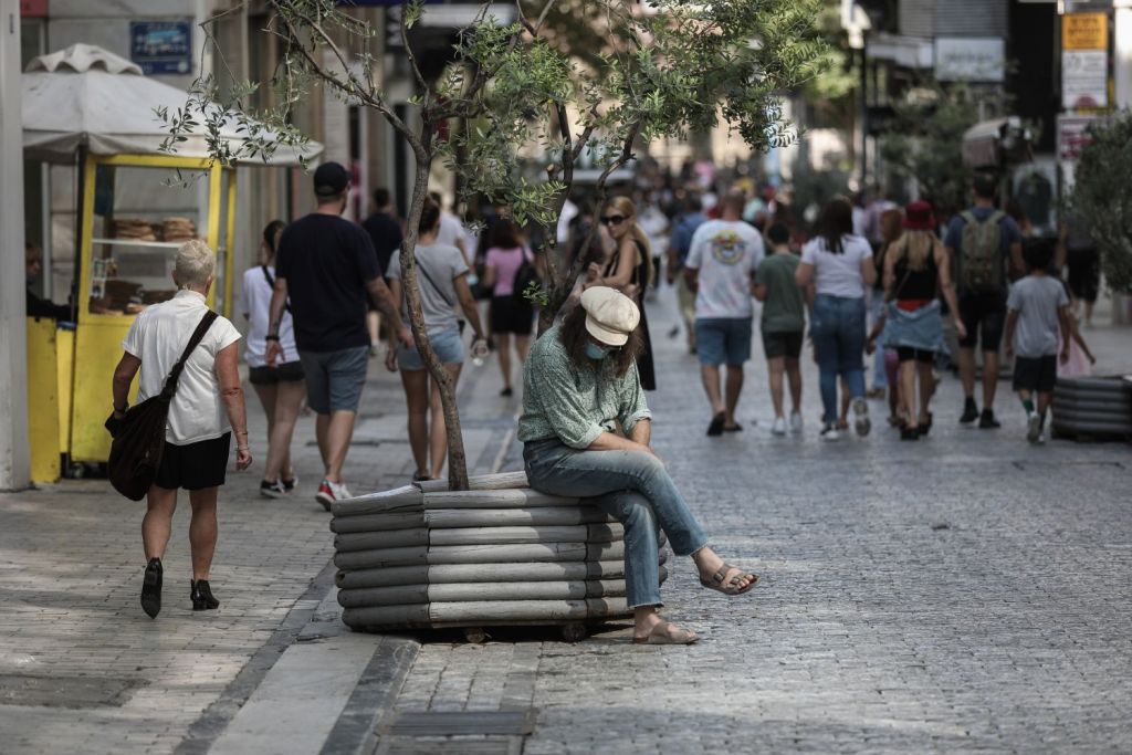 Κοροναϊός : Η πανδημία «σαρώνει» την Ελλάδα – Νέα μέτρα προ των πυλών