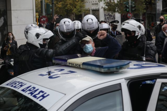 Χαρίτσης: Να αφεθούν ελεύθεροι οι προσαχθέντες