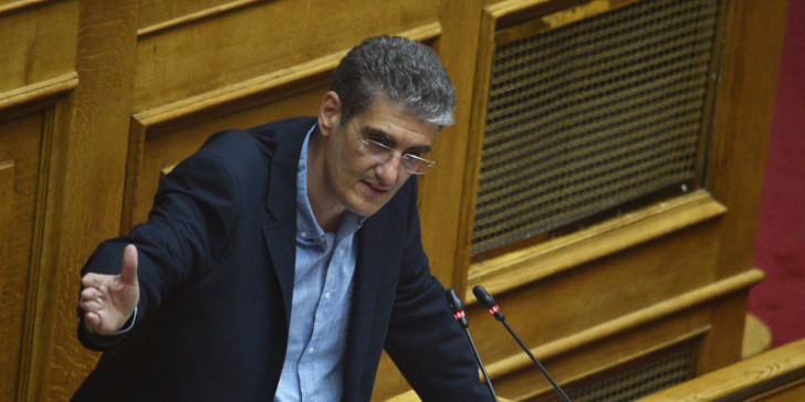 Γιαννούλης: «Για τους θανάτους φταίει η κυβέρνηση» – ΝΔ: Ο ΣΥΡΙΖΑ σπεκουλάρει