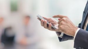 Πιερρακάκης : Ραντεβού με SMS για το εμβόλιο κατά του κορονοϊού