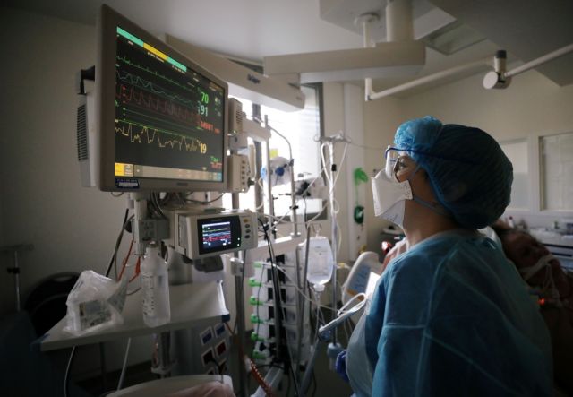 Γυναίκα 102 ετών νίκησε τον κοροναϊό και πήρε εξιτήριο