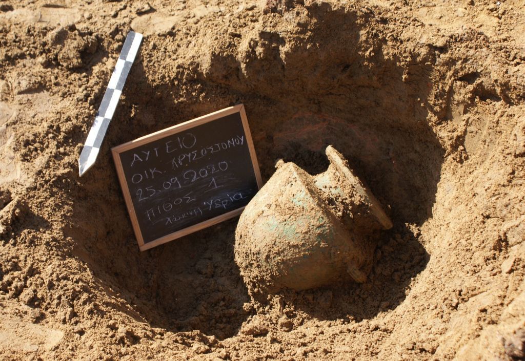 Βρέθηκαν οκτώ τάφοι του 4ου με 2ου αιώνα – Ανήκουν στην νεκρόπολη της αρχαία Ηλίδος