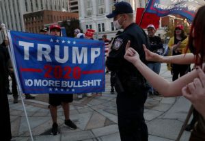 ΗΠΑ : Πολιτικοί σύμμαχοι του Τραμπ επιχειρούν δικαστικά να εμποδίσουν την ήττα του στη Νεβάδα