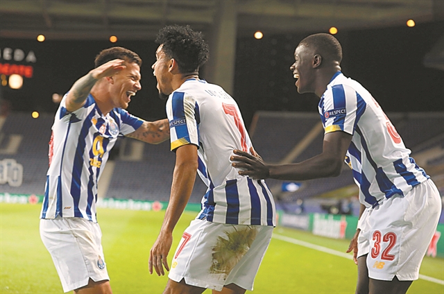 Οι Δράκοι δάγκωσαν τρεις φορές