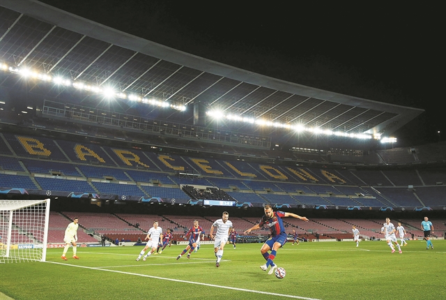 Το ποδόφαιρο ξανά σε ομηρεία