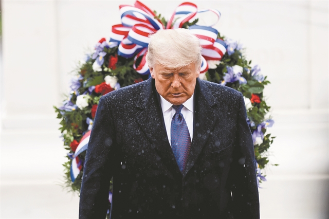 Ο Μπάιντεν παρακάμπτει το μπλόκο του Τραμπ