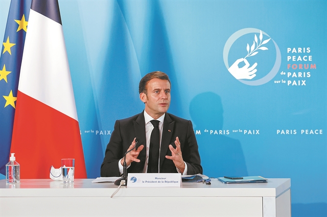 Στόχος μια Ευρώπη που δεν θα σύρεται από την Αμερική