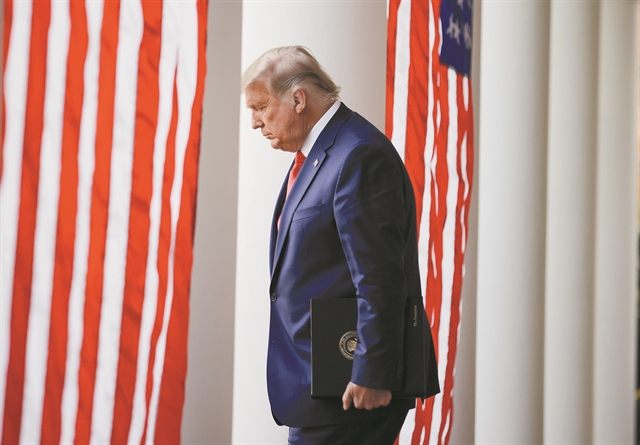 Υστερα από τρεις εβδομάδες, ο Τραμπ το παίρνει απόφαση