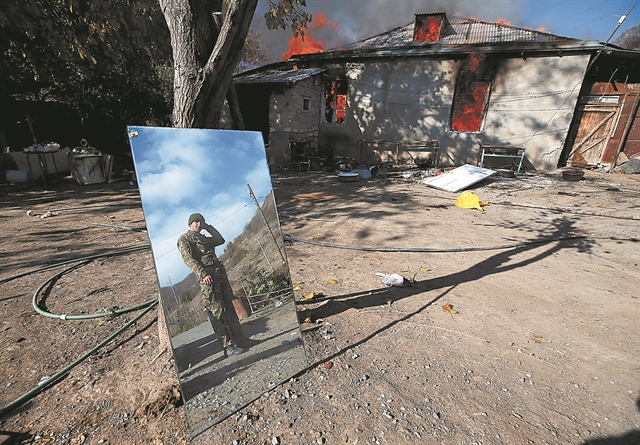 Ενα μήνυμα μέσα στη νύχτα