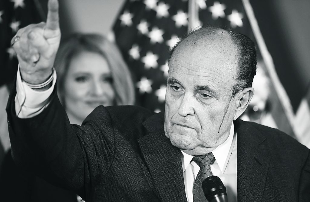 Παρακμή σε τρεις πράξεις