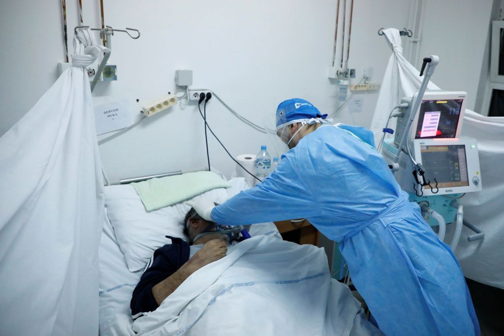 Κοροναϊός: Οι γιατροί και τα νοσοκομεία χωρών των Βαλκανίων στα πρόθυρα της κατάρρευσης