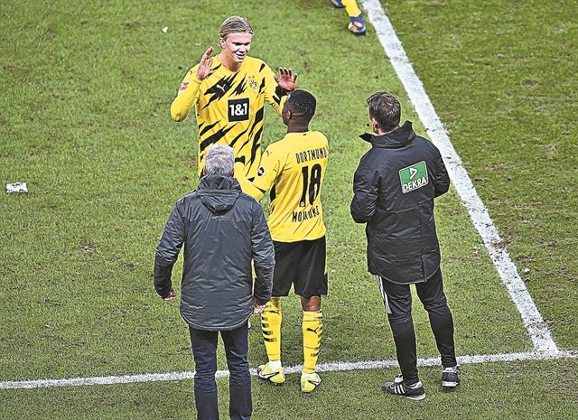 Το μέλλον φωνάζει «παρών»