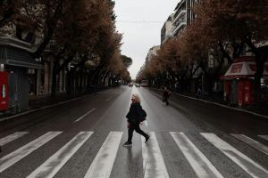 Κοροναϊός – Βασιλακόπουλος : Θα βγάλουμε τον χειμώνα με επαναλαμβανόμενα lockdown