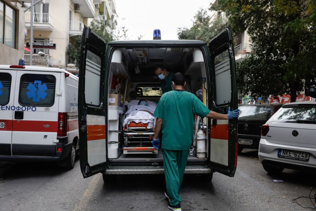 Κοροναϊός : Ξεπέρασαν τις 39.000 τα κρούσματα τον Νοέμβριο – Πάνω από 4 θανάτους την ώρα το Σάββατο