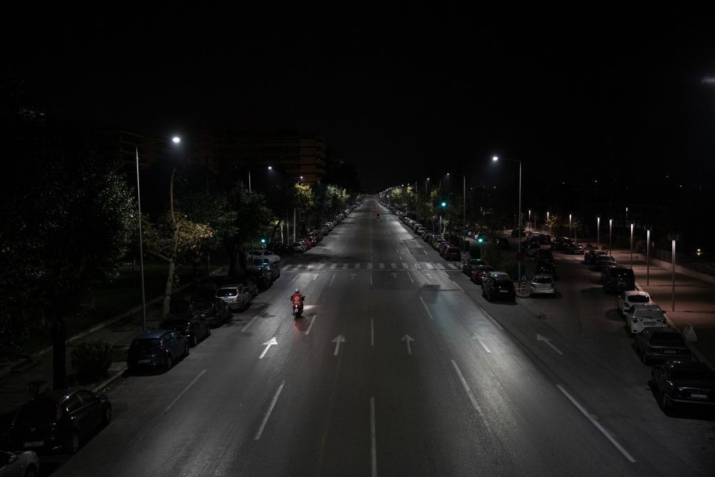 Κοροναϊός : Το στοίχημα για τις ΜΕΘ και το… φως στην άκρη του τούνελ