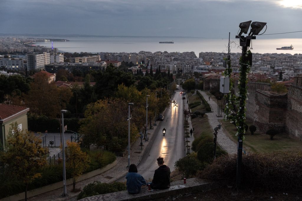 Κοροναϊός : Η πανδημία «χωρίζει» την Ελλάδα σε Βόρειους και Νότιους