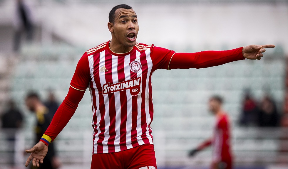 To «Ολυμπιακάρα» και η υπόκλιση του Πάρντο στους «ερυθρόλευκους» οπαδούς