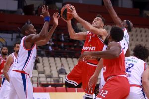 Αναβλήθηκαν τα παιχνίδια του Ολυμπιακού με Μπάρτσα και Βιλερμπάν