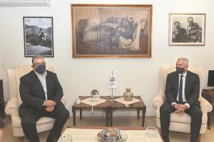 Βουλευτές στην οθόνη του Μαξίμου, λόγω γκρίνιας και κορωνοϊού