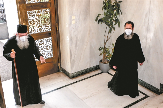 Ενας μήνας, ένας Αρχιεπίσκοπος και μια ανατροπή