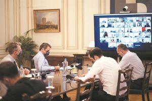 Κλείνουν την πόρτα στον φασισμό