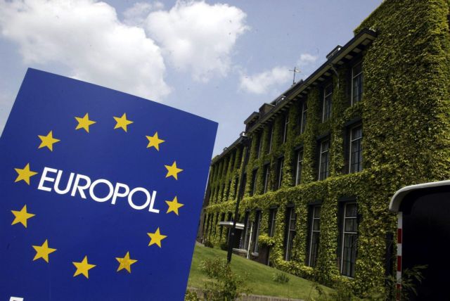 Europol : Επιδρομές σε Ελλάδα και άλλες επτά χώρες με στόχο τη ρητορική μίσους στο διαδίκτυο | tanea.gr