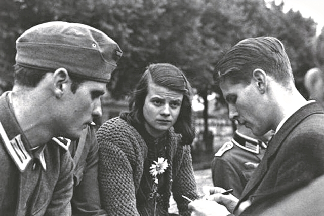 «Ο ήλιος λάμπει ακόμα»