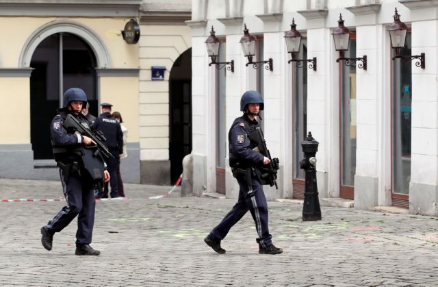 Τρομοκρατική επίθεση ισλαμιστή στη Βιέννη : Το προφίλ του δράστη – Σε κρίσιμη κατάσταση 7 τραυματίες