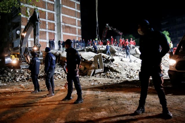 Συγκλονιστικές στιγμές στα χαλάσματα της Σμύρνης – «Θέλω να βγω, θέλω νερό» φωνάζει 14χρονος