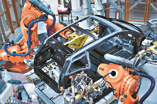 BMW:  Παραγωγή ηλεκτρικών στα εργοστάσια της Γερμανίας
