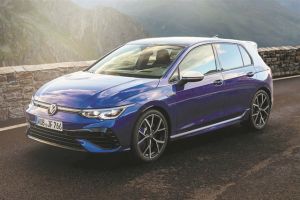 VW Golf R: Με αγωνιστικά… εφόδια