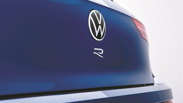 Σκαρφαλώνει τους 300 ίππους το VW Golf R