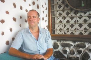 Διαδικτυακή «περιήγηση» στην ελληνική ποίηση με τον Ορφέα Απέργη