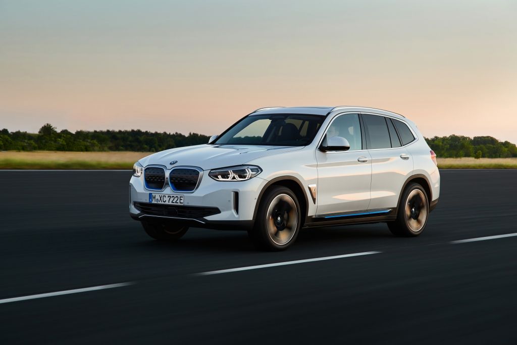 BMW ix3: Πότε θα κυκλοφορήσει το ηλεκτρικό SUV της βαυαρικής φίρμας