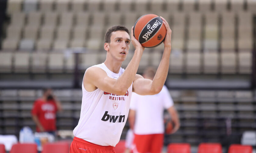 Μπλατ: «Ταβάνι ο ουρανός για τον Ποκουσέφσκι»