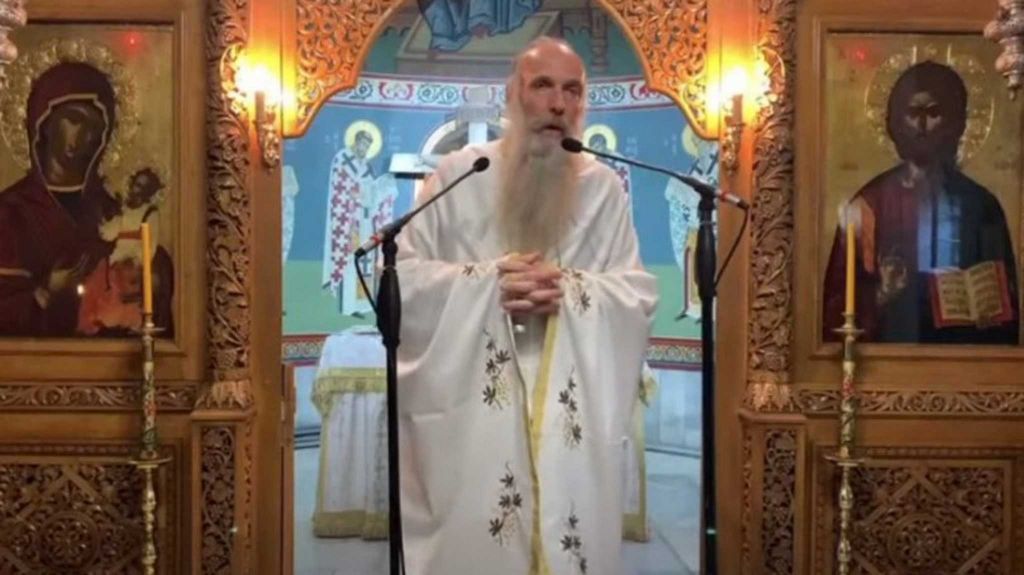 Κοροναϊός : Ιερέας βρίσκει ως «Θεϊκή παρέμβαση» τον σεισμό στη Σάμο