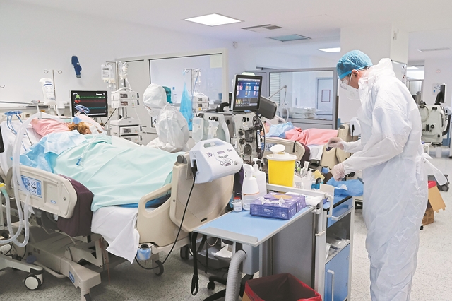 «H Δέλτα διαχέεται σαν πυρκαγιά»