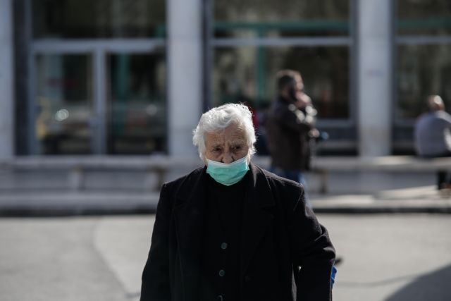 Τζον Ιωαννίδης: «Τυφλή» λύση το lockdown – Εως 1 εκατομμύριο Έλληνες με κοροναϊό