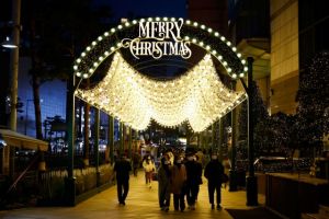 Παγκόσμιος Ιατρικός Σύλλογος: «Παραφροσύνη να ξανανοίξουμε τα Χριστούγεννα»