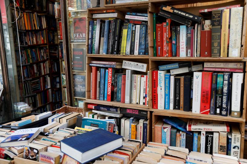 Κύμα αγανάκτησης στη Γαλλία για τα κλειστά βιβλιοπωλεία