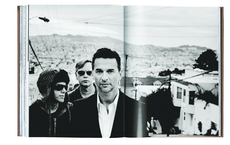 Οι Depeche Mode του Αντον Κόρμπιν