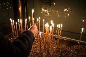 Κοροναϊός : Τρία κρούσματα σε εκκλησία στην Πάτρα – Νόσησαν ο ιερέας, η παπαδιά και ο νεωκόρος