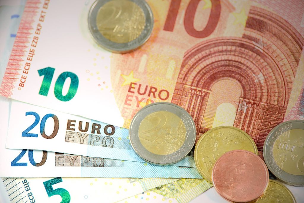 Κοροναϊός : Τι ισχύει για 800 ευρώ, μείωση ενοικίου, επιστρεπτέα προκαταβολή και επίδομα ανεργίας