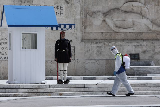 Κορoναϊός : Σε ασφυκτικό κλοιό η Ελλάδα μέχρι τον Μάρτιο – Φόβοι για εκατόμβη νεκρών